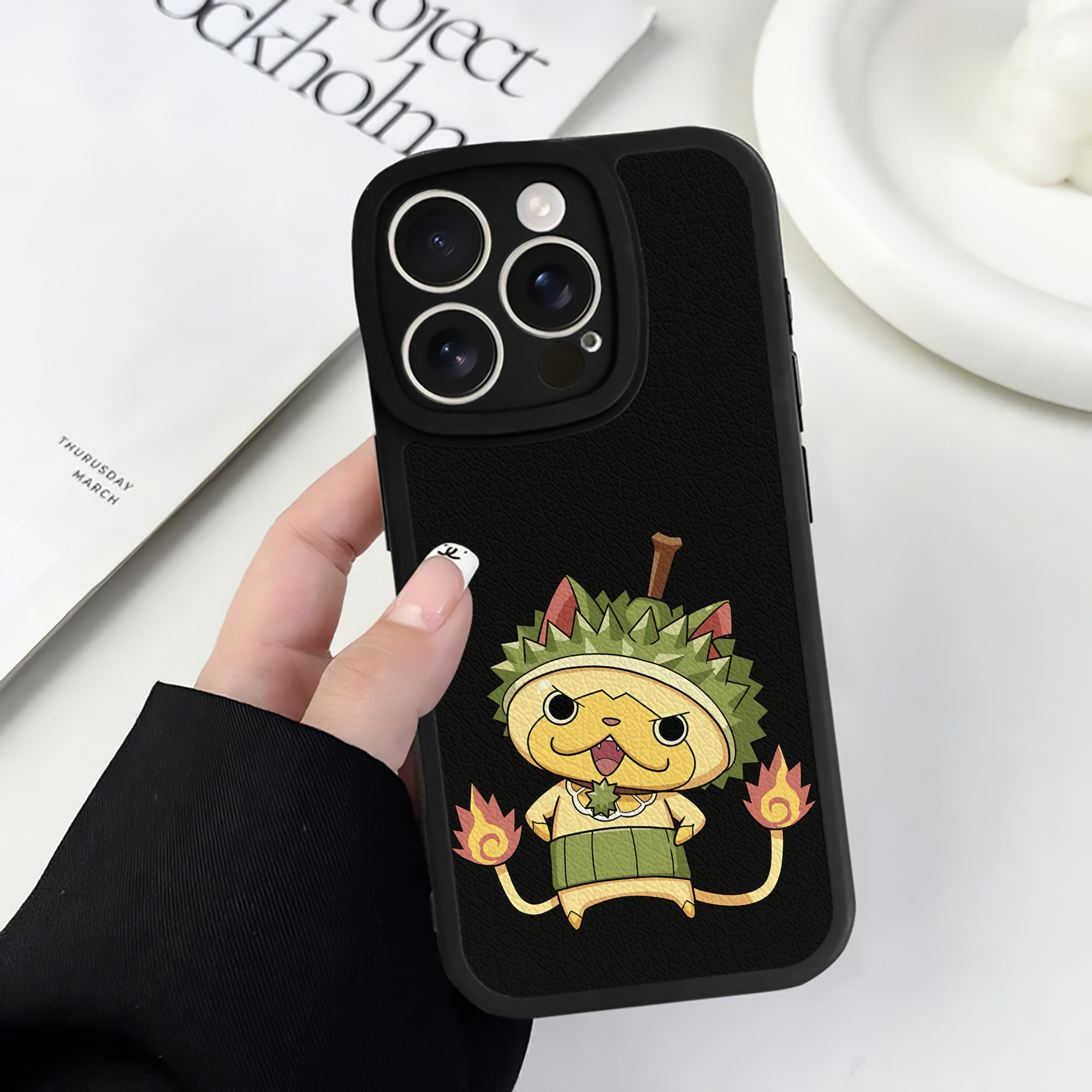 （画像用） 妖怪ウォッチ Yo-kai Watch 【iPhone 16シリーズ対応】シリコンスマホケース（レザー調） 材質：シリコン